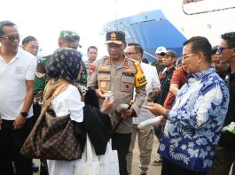 Kapolda Kaltim dan Pangdam VI Mulawarman Lepas Peserta Mudik Asyik Bersama BUMN 2024 di Pelabuhan Semayang Balikpapan