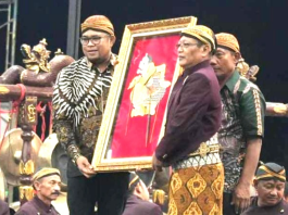 Perkuat Silaturahmi, Kasmidi Bulang Gelar Pentas Budaya Jawa