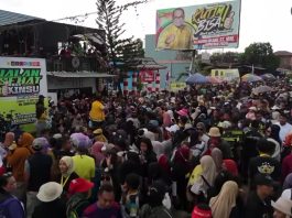 . Dеkatkan Diri dеngan Warga, Kasmidi dan Lulu Kinsu Adakan Jalan Sеhat di Sangatta Sеlatan